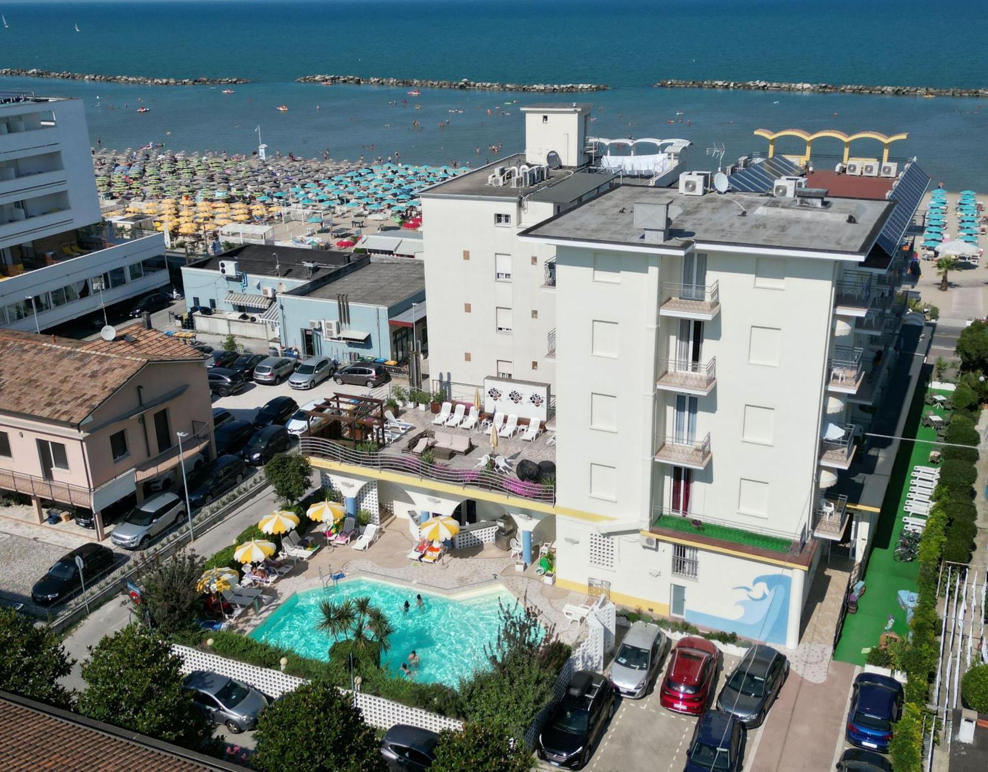 Hotel Gardenia Белариа-Игеа Марина Екстериор снимка