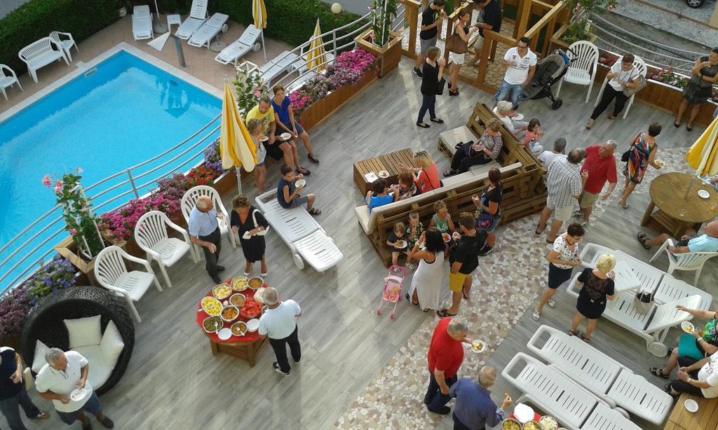 Hotel Gardenia Белариа-Игеа Марина Екстериор снимка